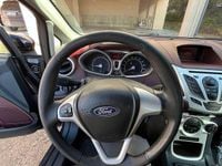 Usata Ford Fiesta 97 CV (71 kW) 2010 Nero Utilitaria
