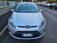 Usata Ford Fiesta 82 CV (60 kW) 2011 Argento Utilitaria
