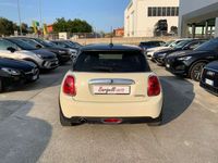 Usata Mini Cooper D Business 116 CV (85 kW) 2017 Beige Utilitaria