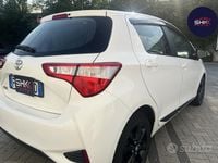 Usata Toyota Yaris Active 72 CV (52 kW) 2019 Bianco Berlina