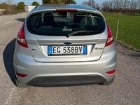 Usata Ford Fiesta Business Edition 70 CV (51 kW) 2011 Grigio Utilitaria