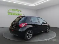 Usata Peugeot 208 85 CV (62 kW) 2015 Nero Utilitaria
