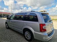 Usata Lancia Voyager Platinum 163 CV (119 kW) 2012 Grigio Monovolume