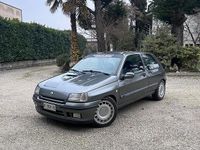 Usata Renault Clio 137 CV (100 kW) 1995 Grigio Utilitaria