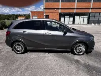 Usata Mercedes B200 156 CV (114 kW) 2015 Grigio Monovolume