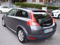 Usata Volvo C30 Kinetic 101 CV (74 kW) 2007 Grigio Utilitaria