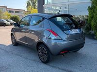 Usata Lancia Ypsilon Gold 70 CV (51 kW) 2023 Grigio Utilitaria