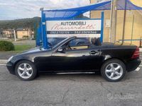Usata Mercedes SLK200 163 CV (119 kW) 2001 Nero pastello Cabrio