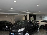 Usata Toyota Yaris Active 69 CV (50 kW) 2012 Nero Utilitaria