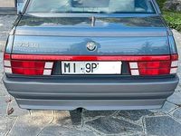 Usata Alfa Romeo 75 110 CV (80 kW) 1990 Blu Berlina