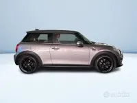 Usata Mini Cooper Hype 136 CV (100 kW) 2017 Argento metallizzato Utilitaria