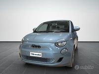 Usata Fiat 500e Icon 85 kW (116 CV) 2021 Blu marine Cabrio
