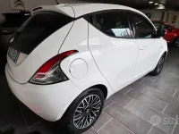 Usata Lancia Ypsilon 69 CV (50 kW) 2015 Bianco Utilitaria