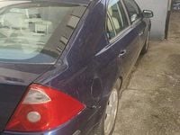 Usata Ford Mondeo 131 CV (96 kW) 2003 Blu Berlina
