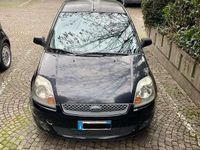 Usata Ford Fiesta Ghia 75 CV (55 kW) 2007 Blu/azzurro Berlina