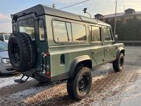 Usado Land Rover Defender SE 122 CV (89 kW) 2010 Verde Familiar