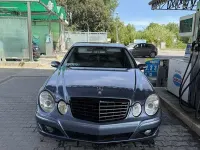 Usata Mercedes E220 Avantgarde 150 CV (110 kW) 2003 Blu/azzurro Berlina