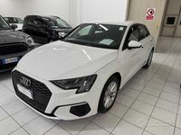 Begagnad Audi A3 Business 116 HK (85 kW) 2021 Vit Sedan