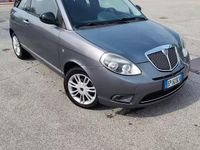 Usata Lancia Ypsilon 69 CV (50 kW) 2012 Grigio Utilitaria
