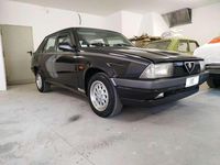 Usata Alfa Romeo 75 148 CV (108 kW) 1991 Nero Berlina