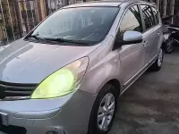Usata Nissan Note 88 CV (64 kW) 2009 Grigio Utilitaria