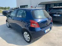 Usata Toyota Yaris 69 CV (50 kW) 2005 Blu Berlina