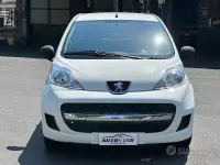 Usata Peugeot 107 Access 68 CV (50 kW) 2013 Beige Utilitaria