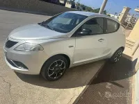 Usata Lancia Ypsilon 69 CV (50 kW) 2017 Grigio Utilitaria