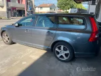 Usata Volvo V70 Momentum 175 CV (128 kW) 2009 Grigio Station wagon