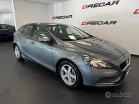 Usata Volvo V40 120 CV (88 kW) 2016 Grigio Berlina