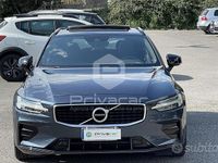 Usata Volvo V60 R-Design 200 CV (147 kW) 2019 Blu Station wagon
