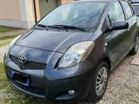 usata Toyota Yaris 1.0i 16V cat 5 porte Sol