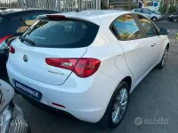 Usata Alfa Romeo Giulietta Super 120 CV (88 kW) 2018 Bianco Utilitaria