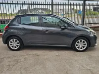Usata Peugeot 208 Active 75 CV (55 kW) 2015 Grigio Utilitaria