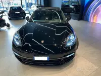 Usata Porsche Panamera 330 CV (242 kW) 2018 Nero metallizzato Utilitaria