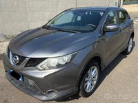 Usata Nissan Qashqai Acenta 115 CV (84 kW) 2015 Grigio SUV