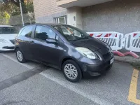 Usata Toyota Yaris 69 CV (50 kW) 2010 Grigio Utilitaria