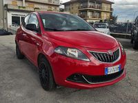 Usata Lancia Ypsilon Silver 69 CV (50 kW) 2022 Rosso Utilitaria