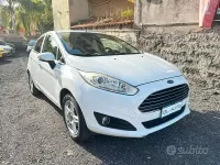 Usata Ford Fiesta Titanium 75 CV (55 kW) 2013 Bianco Berlina