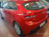 Käytetty Kia Rio 84 HP (61 kW) 2023 Punainen Sedan