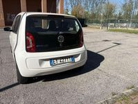 Usata VW up! Highline 68 CV (50 kW) 2015 Utilitaria