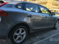 Usata Volvo V40 115 CV (84 kW) 2015 Grigio Berlina