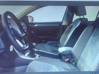 Usata VW T-Roc R-line 116 CV (85 kW) 2023 Blu SUV