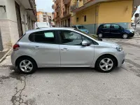 Usata Peugeot 208 Active 75 CV (55 kW) 2016 Grigio Utilitaria