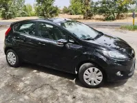 Usata Ford Fiesta 69 CV (50 kW) 2012 Nero Berlina