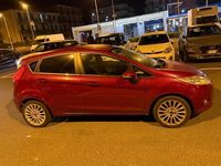 Usata Ford Fiesta Titanium 82 CV (60 kW) 2011 Rosso Utilitaria