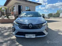 Begagnad Renault Clio V Techno 101 HK (74 kW) 2024 Grå Sedan