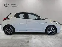 Usata Toyota Yaris Hybrid Trend 116 CV (85 kW) 2021 Bianco Berlina