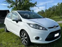 Usata Ford Fiesta 82 CV (60 kW) 2010 Bianco Berlina