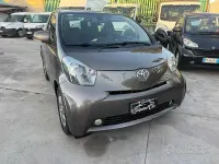Usata Toyota iQ 68 CV (50 kW) 2011 Grigio Utilitaria